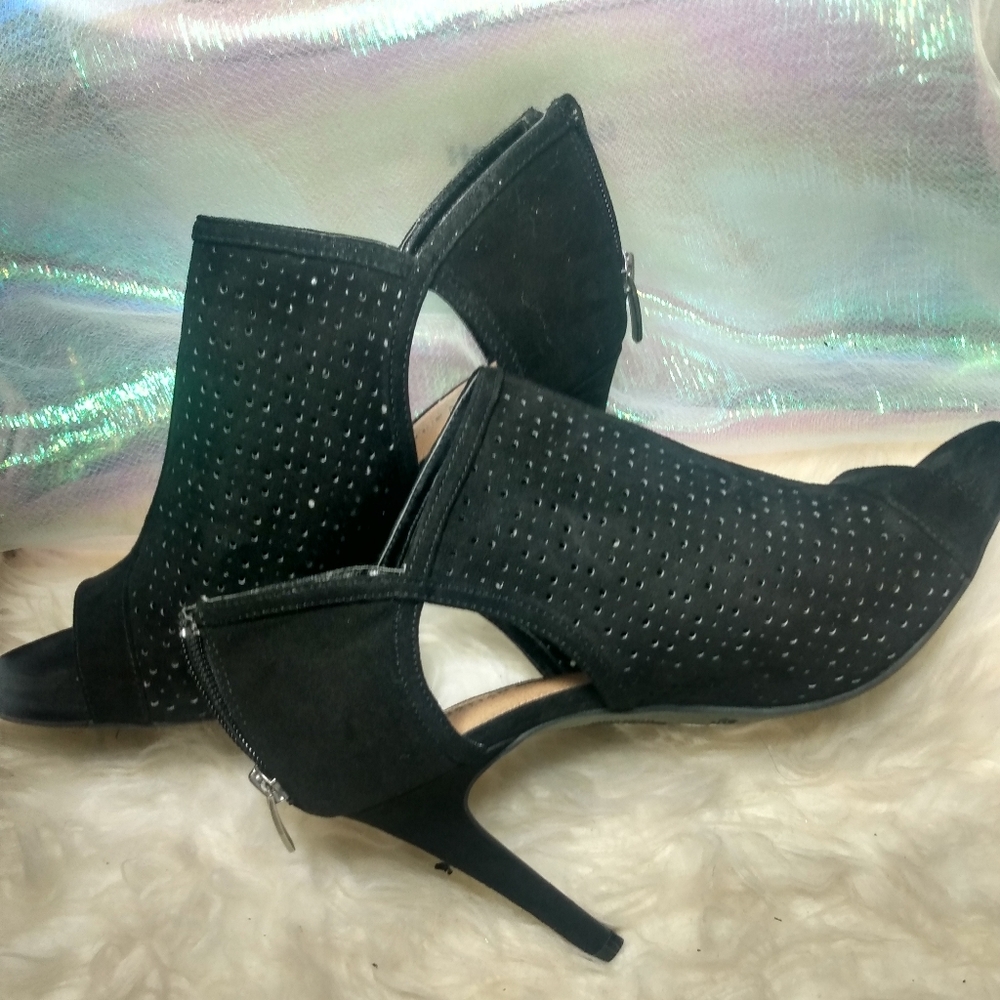 Heels - Picture 8 of 9